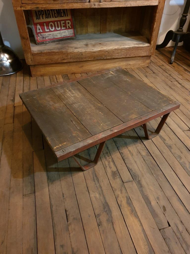 Factory pallet coffee table industrial table