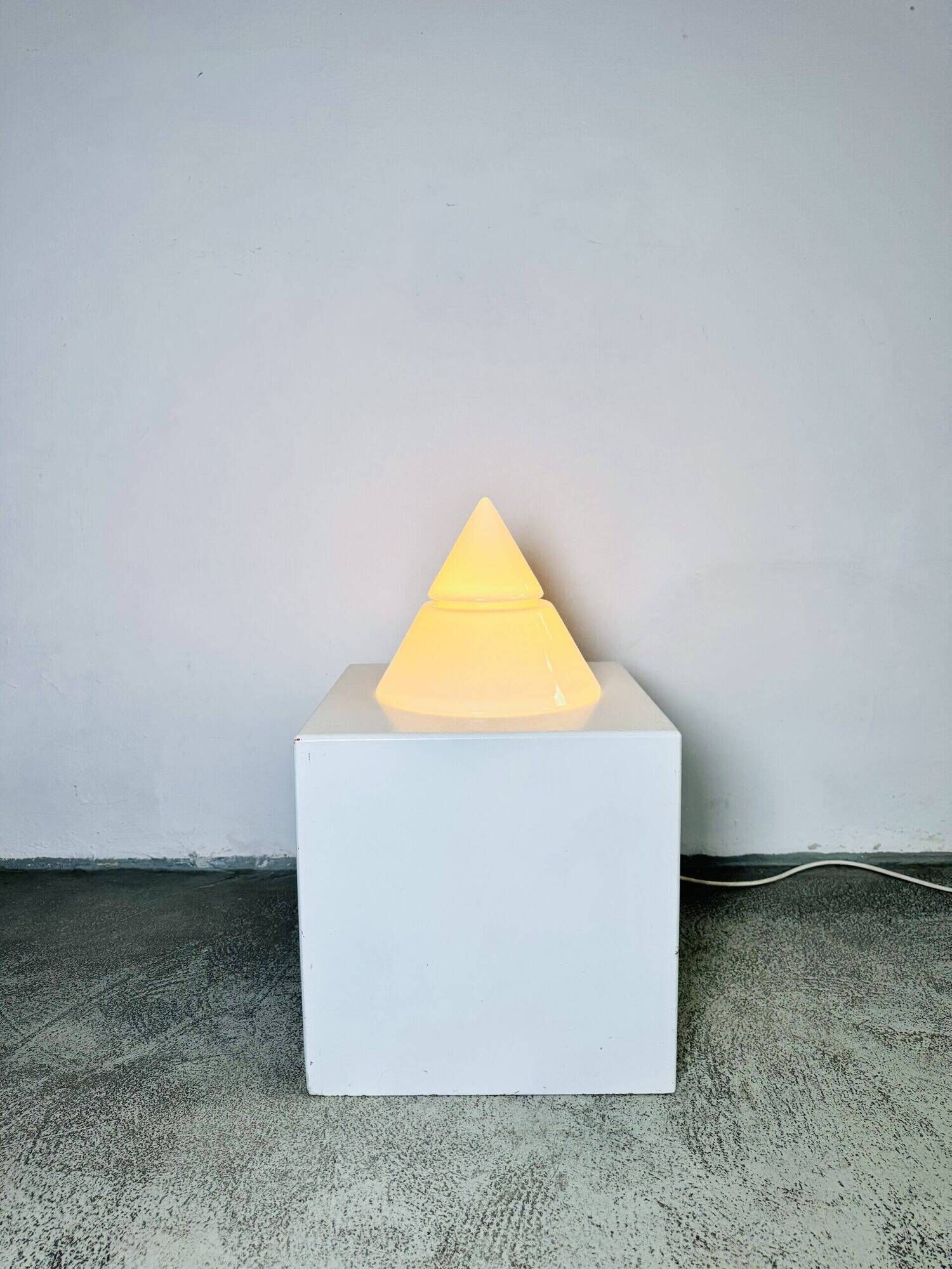 D-2136 Kilimanjaro Table Lamp By Sergio Asti For Raak Amsterdam, The Netherlands 1978