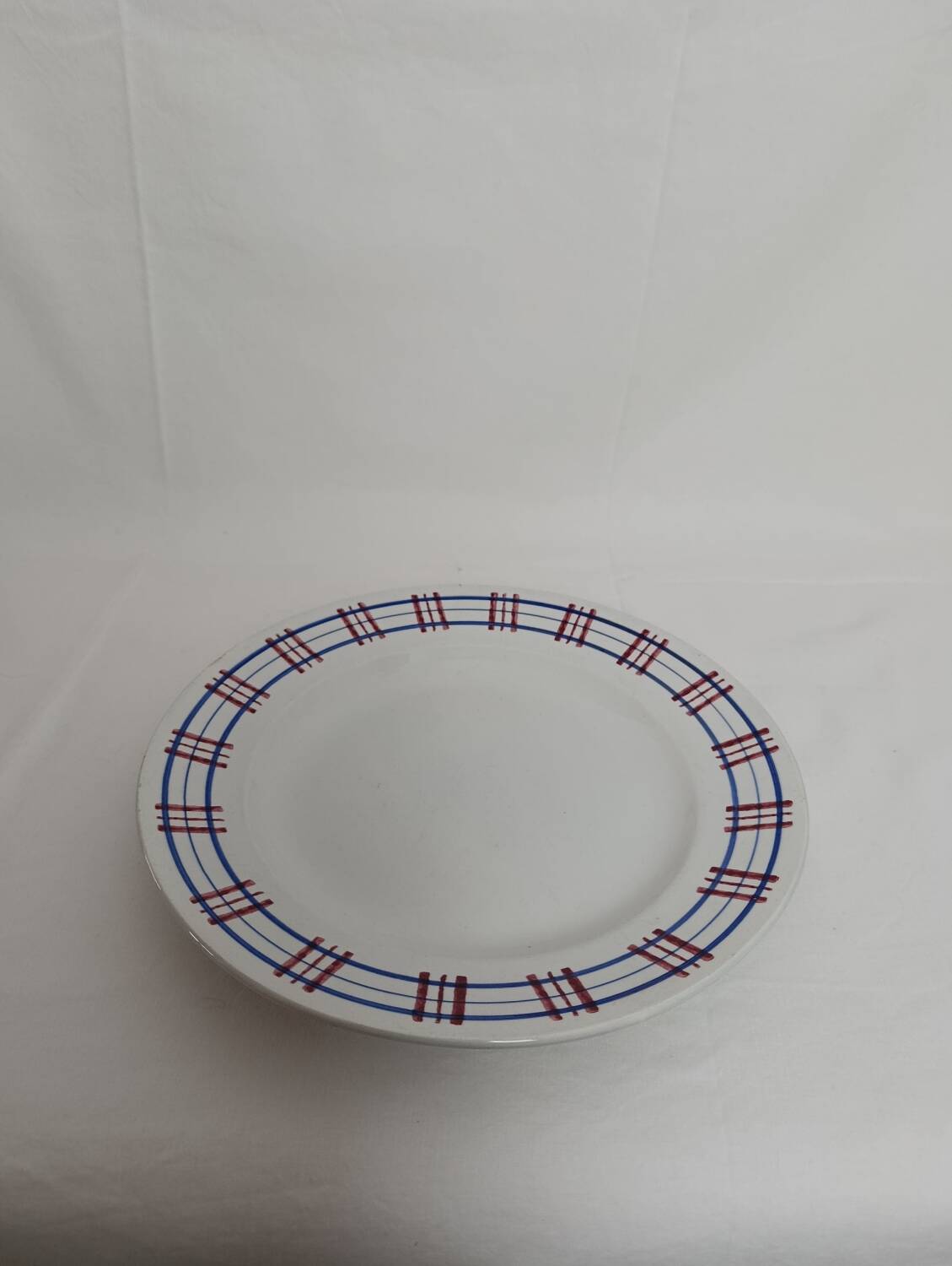Sarreguemines Poitou plate