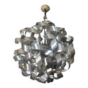 Lustre métallique
