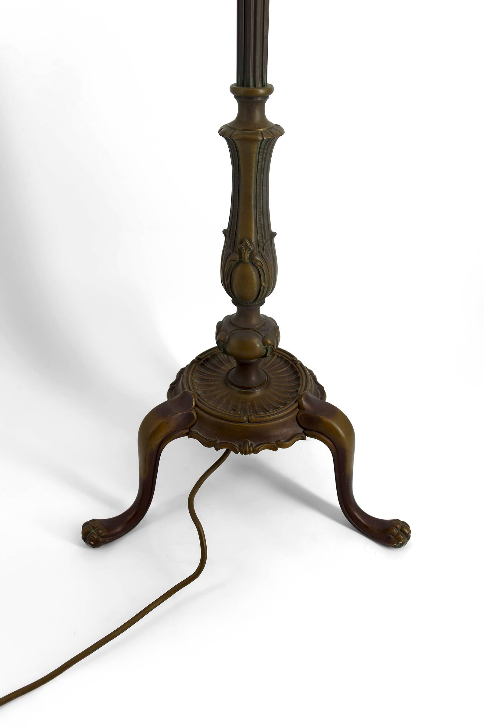 Bronze floor lamp with Tiffany-style stained glass shade – 20th century