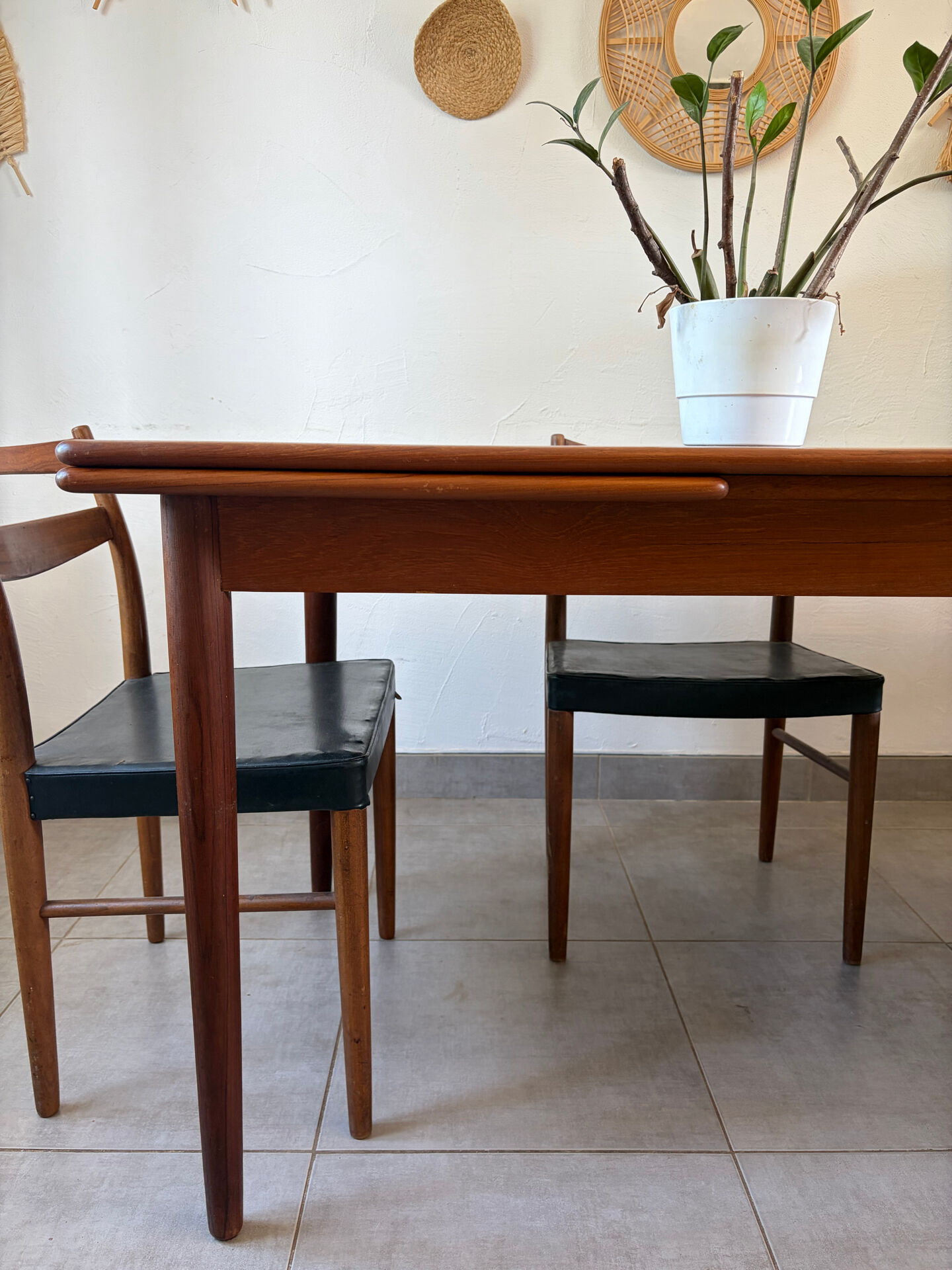 Scandinavian extendable table Andersen Johannes