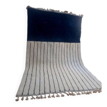 Tapis marocain en laine bleue tissée à la main