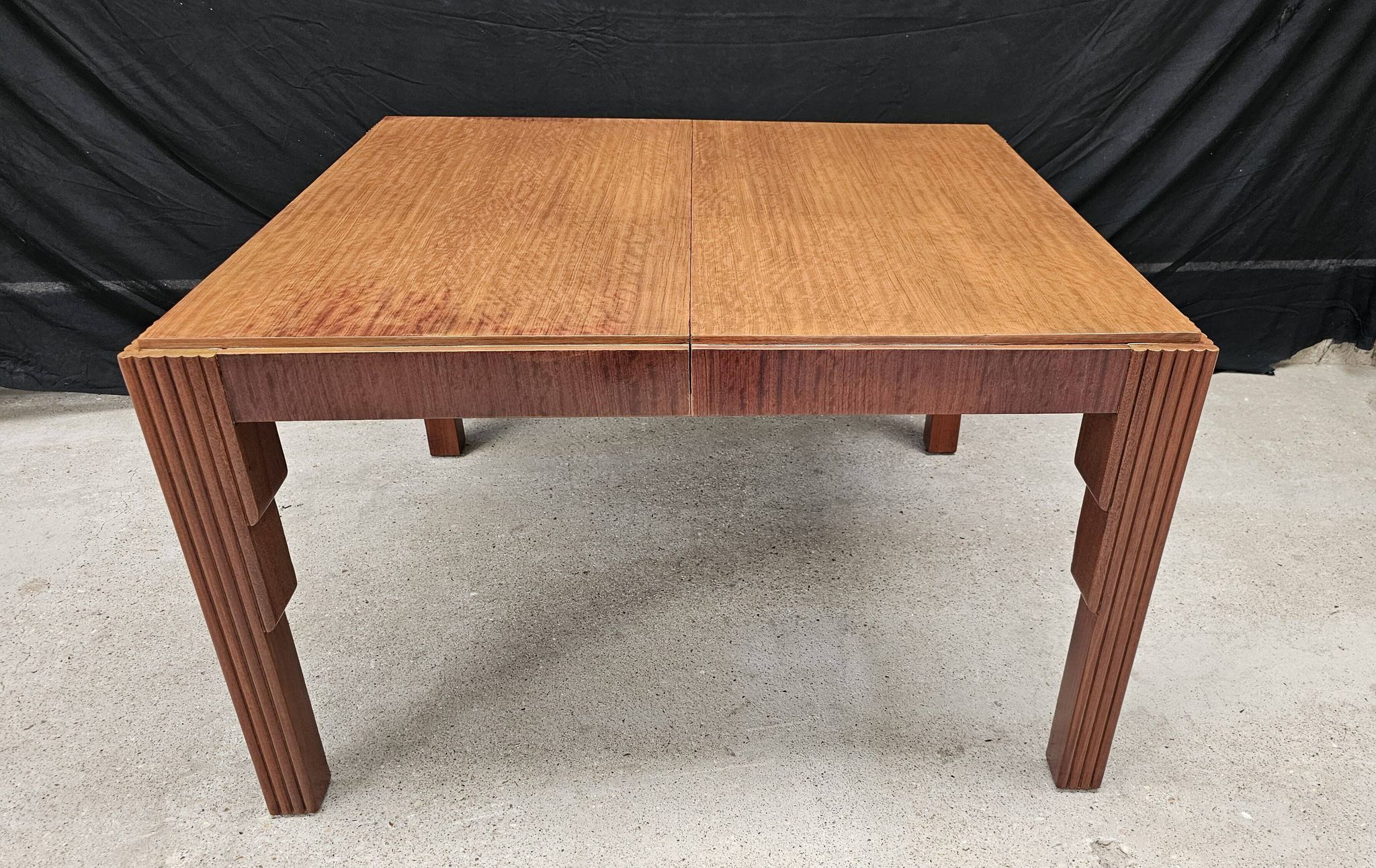 Lot table et ses 6 chaises Art déco de Saddier & fils