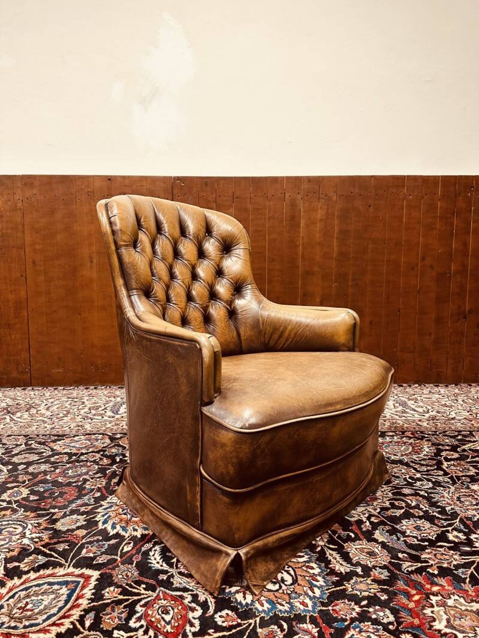 Fauteuil Chesterfield anglais en cuir marron