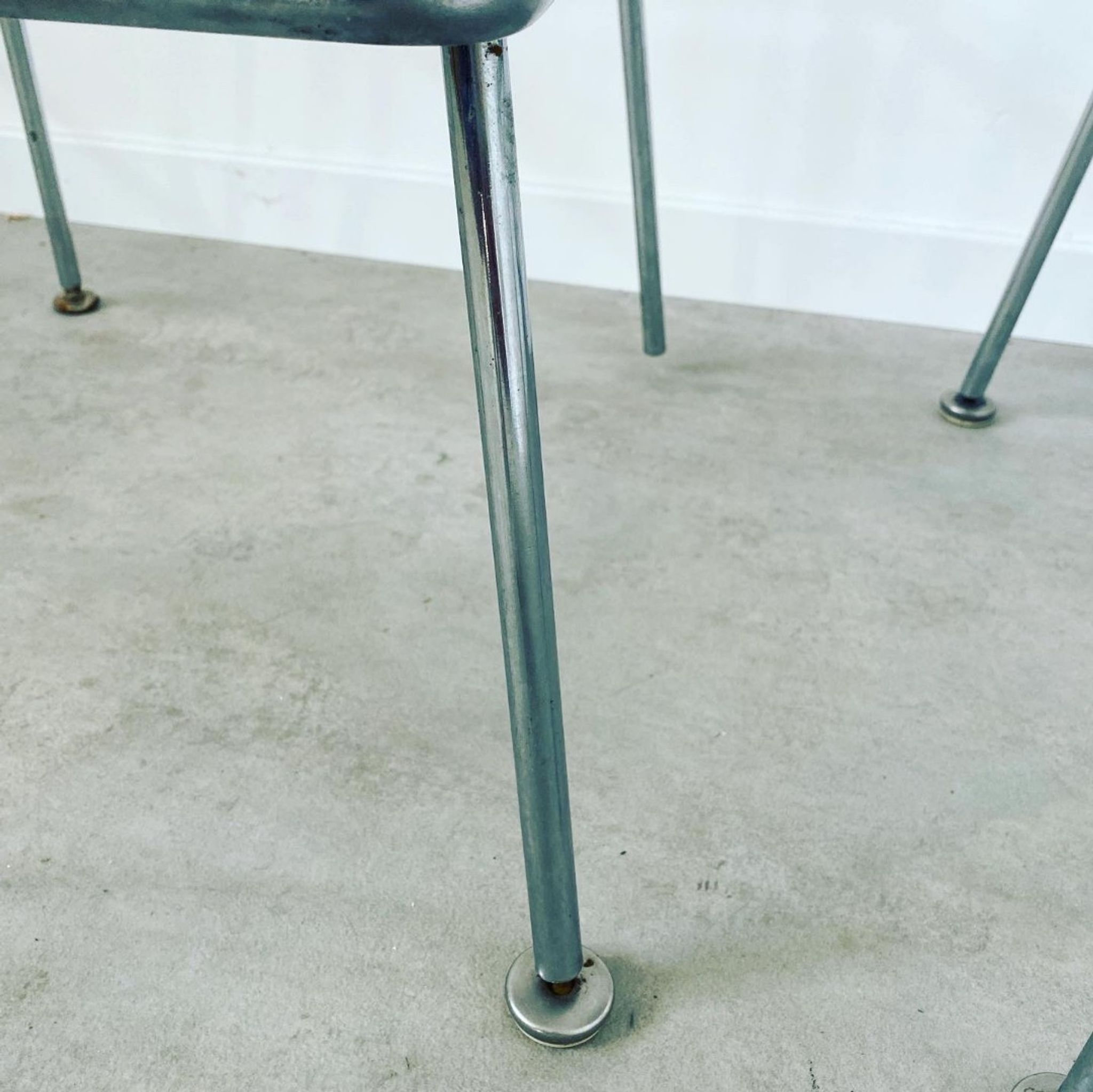 Lot de 4 tabouretls de bar Bertoia Knoll