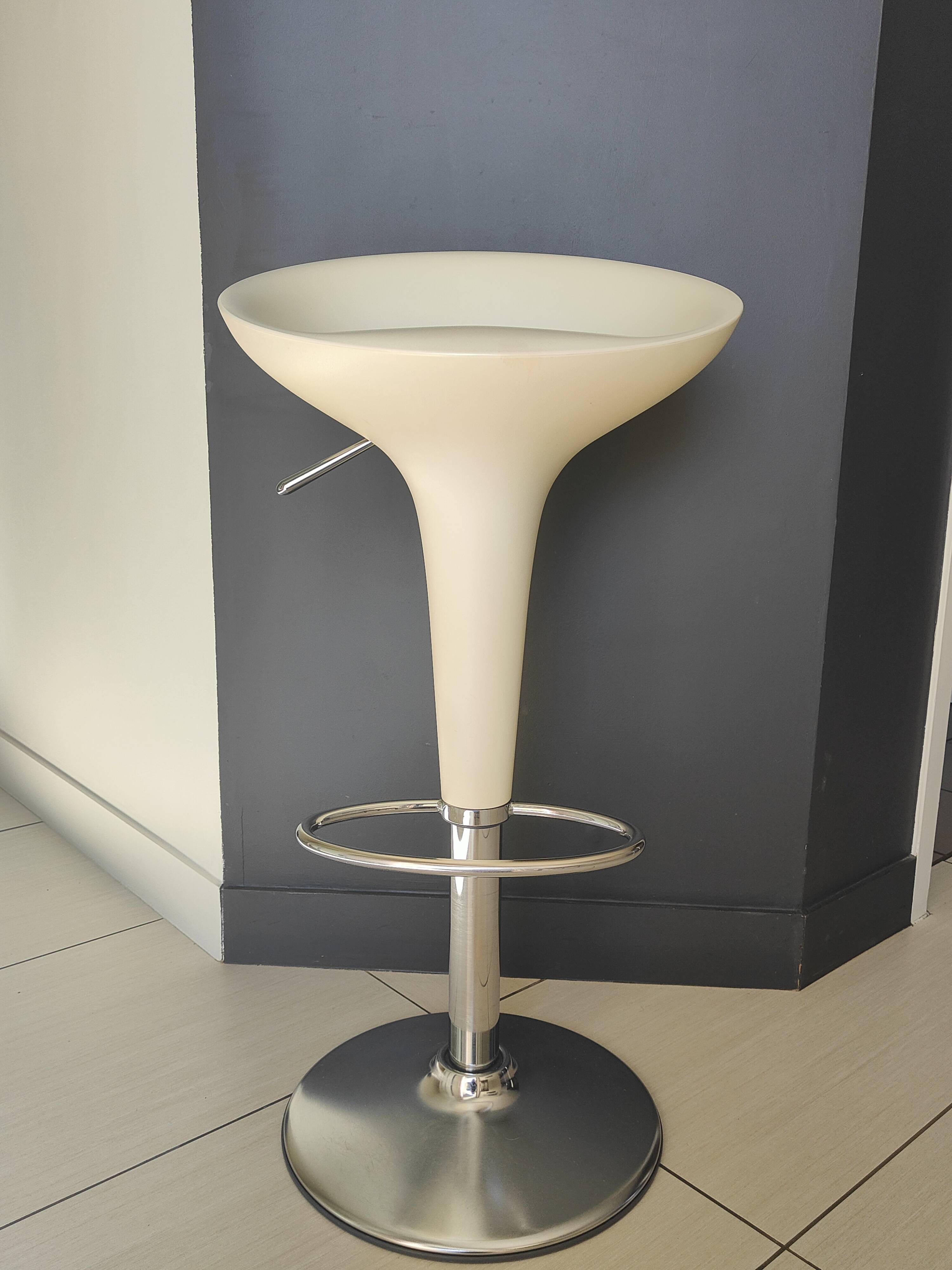 Set of 6 Magis Bombo stools by Stefano Giovannoni - Authentic - Very Good Condition