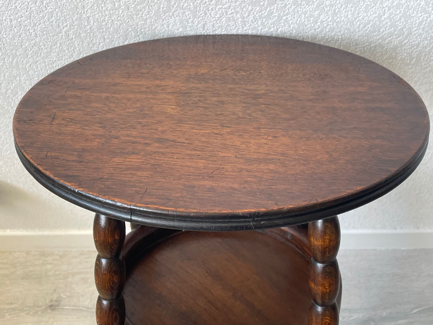 Vintage turned wooden gueridon from the 60s.