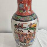 Chinese vase, Rose family style