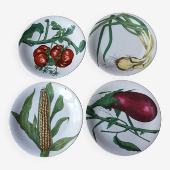 Lot de 4 assiettes en porcelaine de Paris à décor de légumes