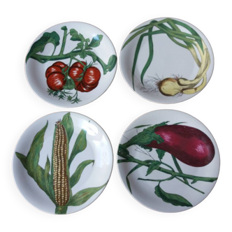 Lot de 4 assiettes en porcelaine de Paris à décor de légumes