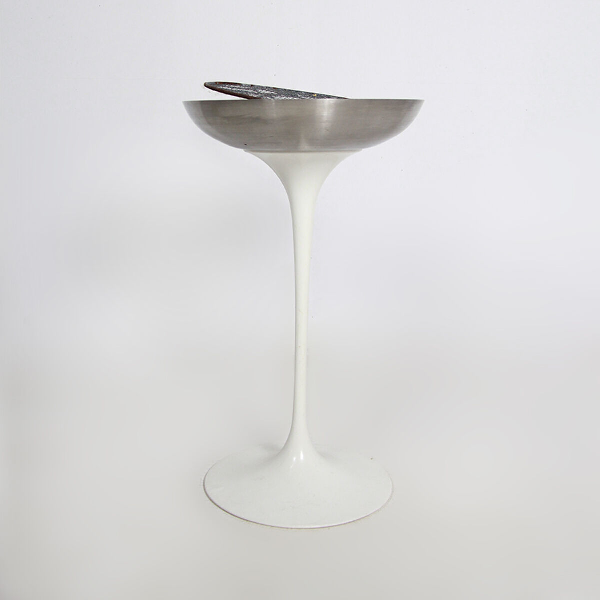 Standing ashtray model "Tulip" Eero Saarinen - Knoll International Edition