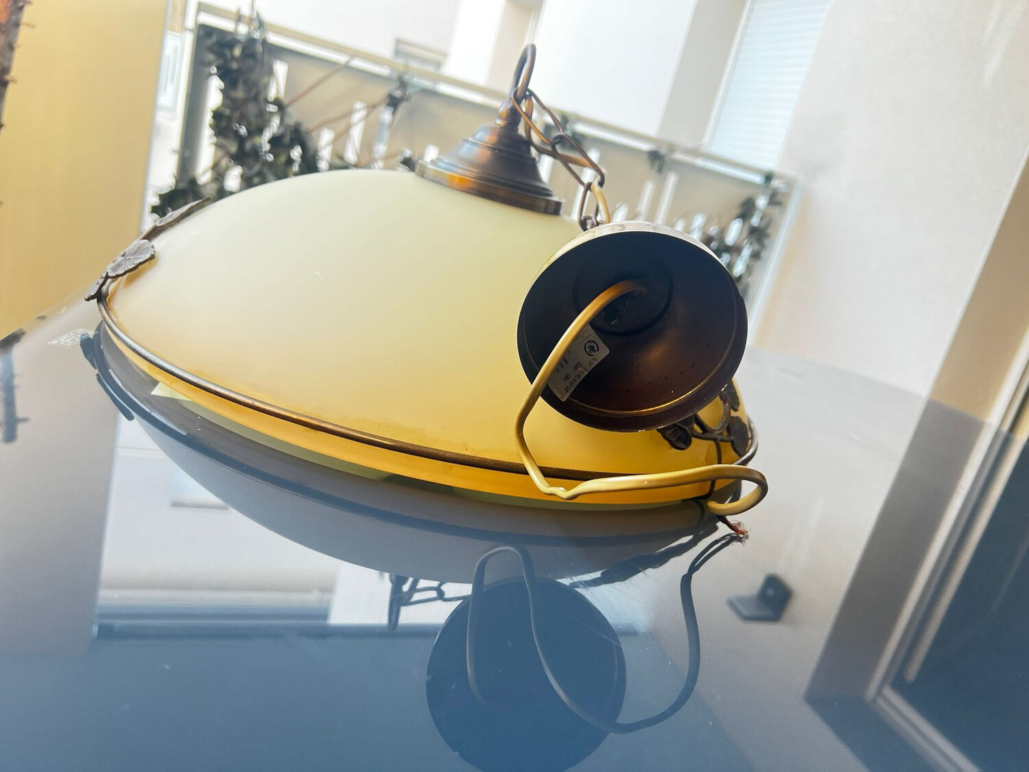 Vintage suspension in opaline glass and gilded brass – retro chic elegance.