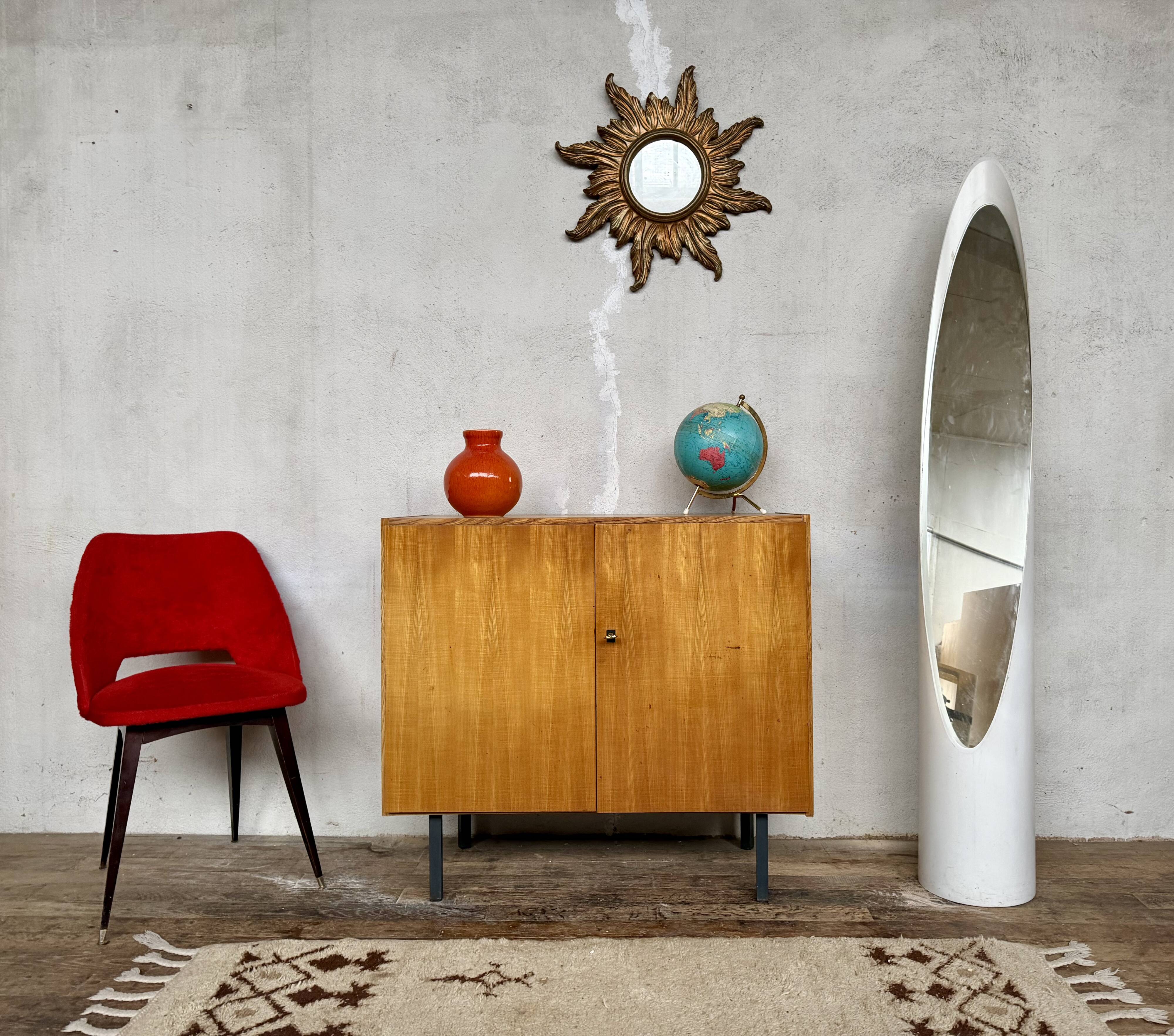 Vintage furniture werhfritz – light wood & black metal legs