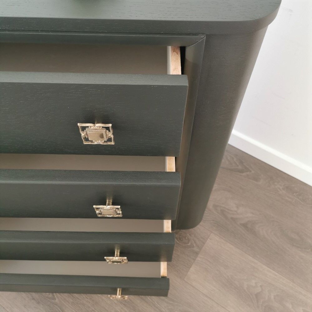 Art Deco chest of drawers