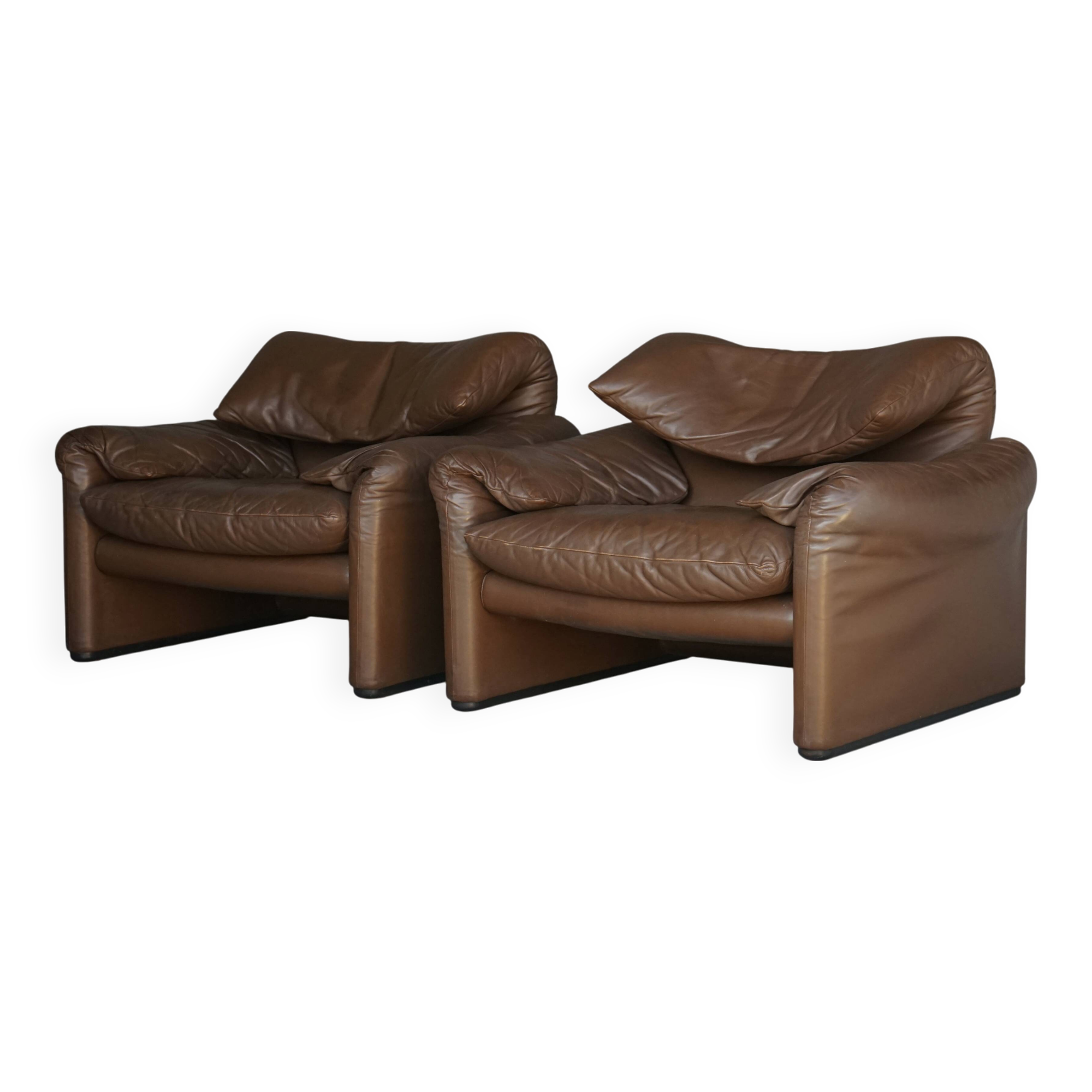 Maralunga Leather Armchairs by Vico Magistretti for Cassina, 1973