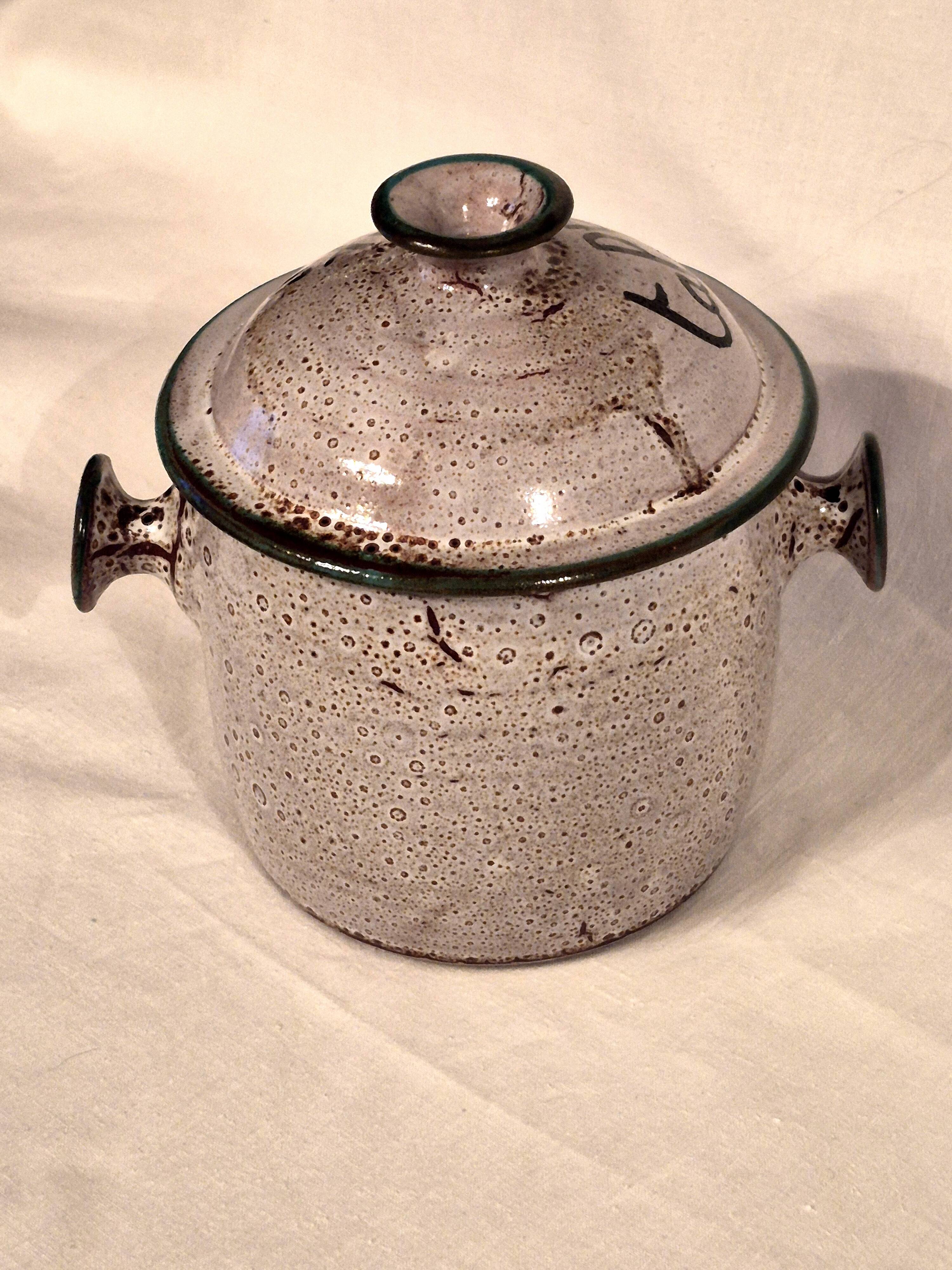 Cache-pot, vase, covered pot, Vallauris motif "Aux Chardons" by E. Danie.