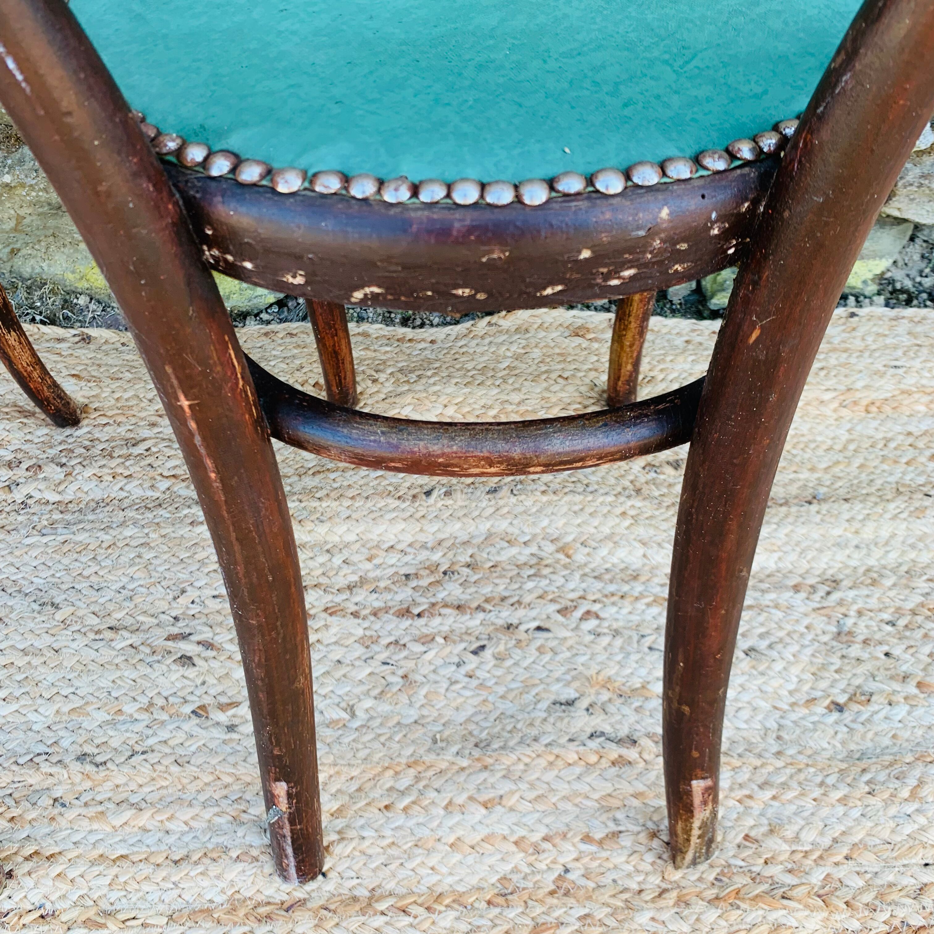 Pair of chairs Thonet n°28 model heart late nineteenth