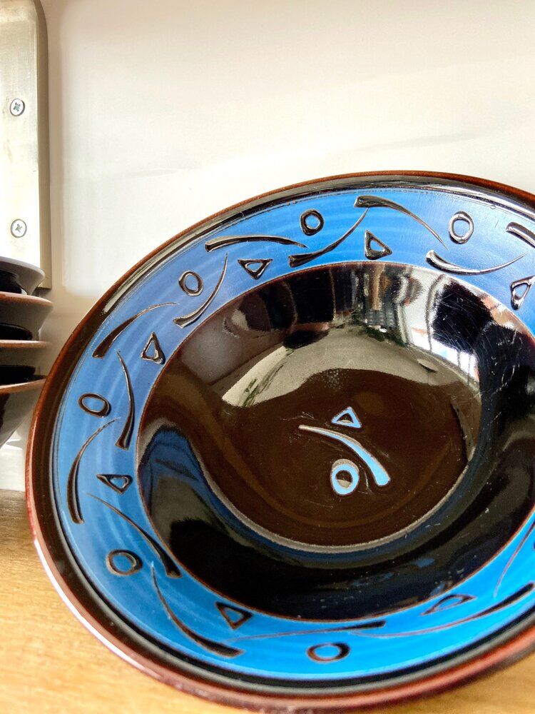 6 enamelled ceramic bowls