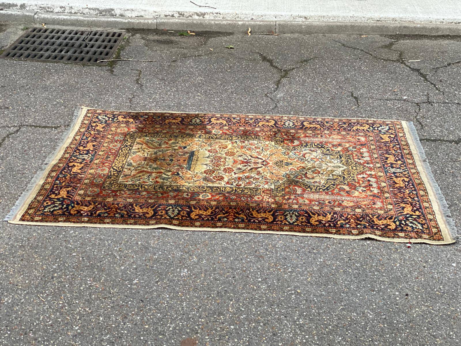 Authentic Persian Lahore rug in burgundy wool 135x200cm