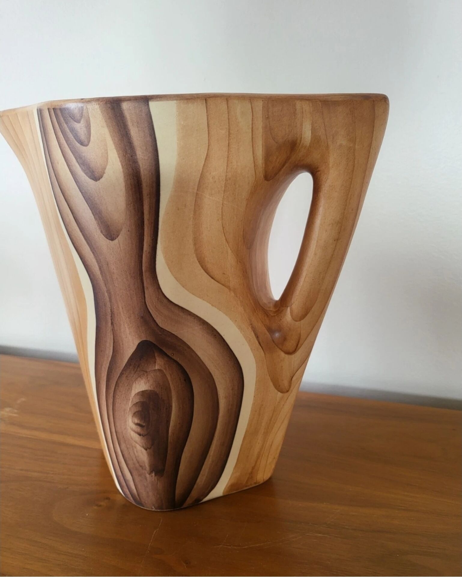 Pichet Vallauris in ceramic faux wood