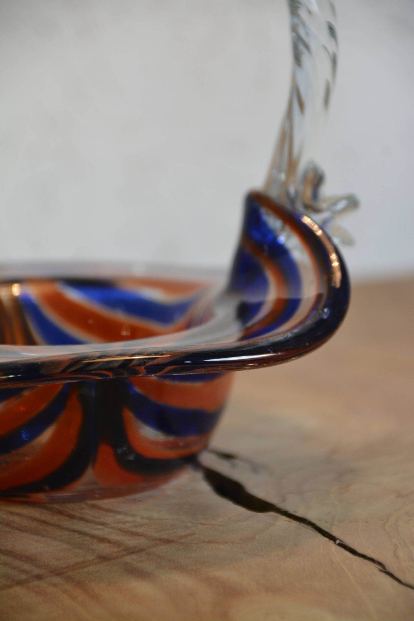 Panier bleu et rouge