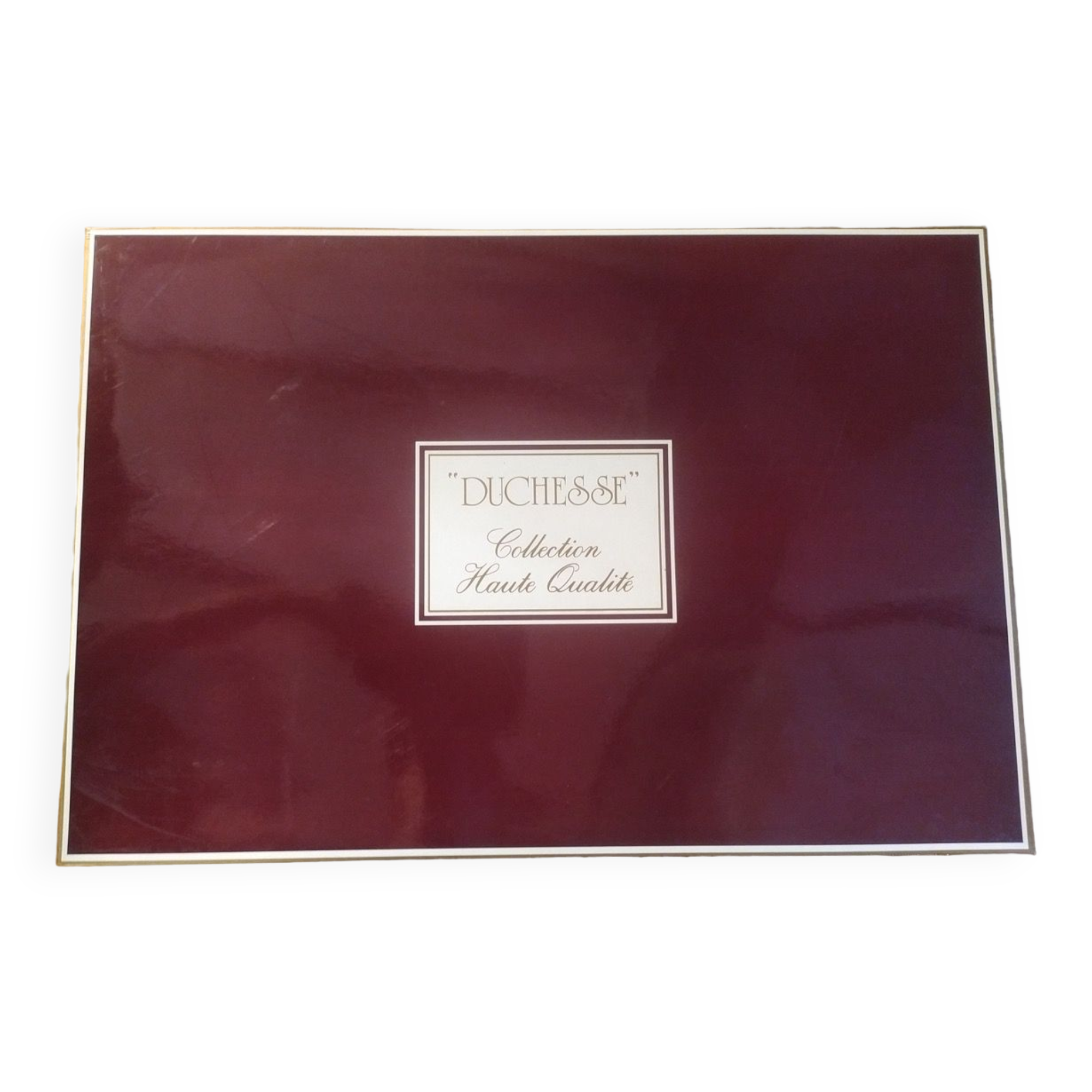 Old yellow and white lace bedding set from the Duchesse brand, 100% cotton