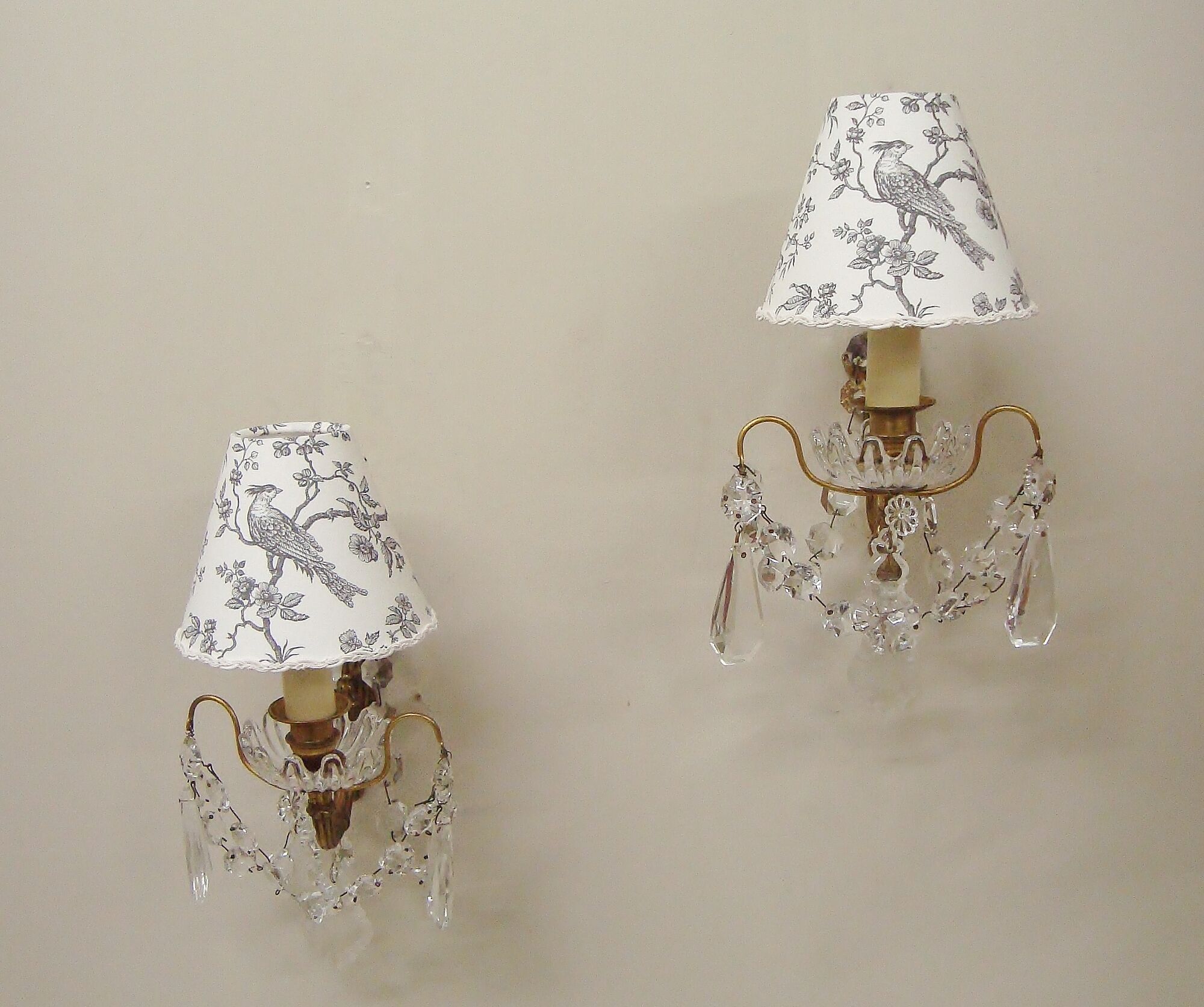Pair of grapevine wall lamps with lampshades in Toile de Jouy