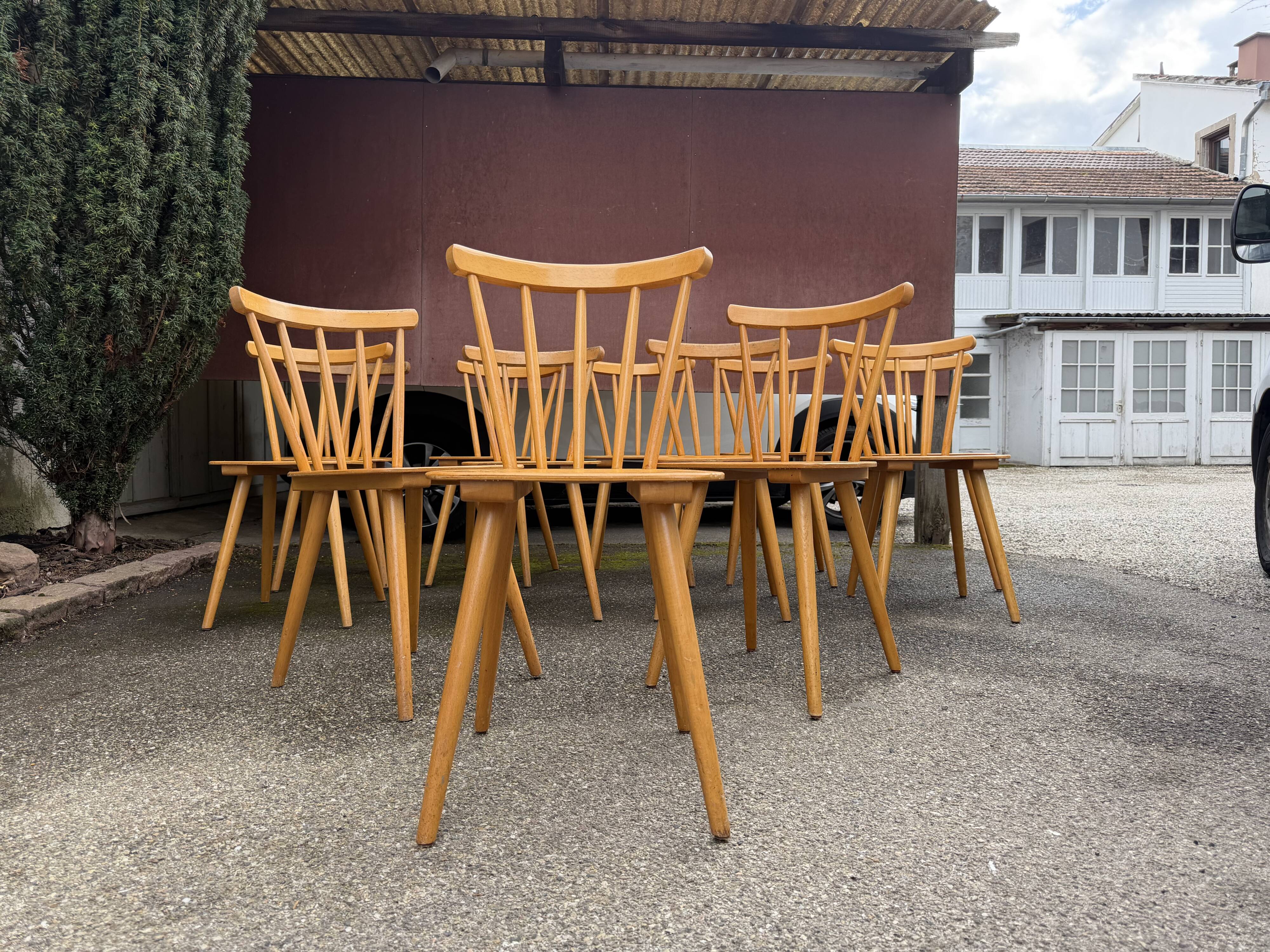 12 Scandinavian-style bistro chairs