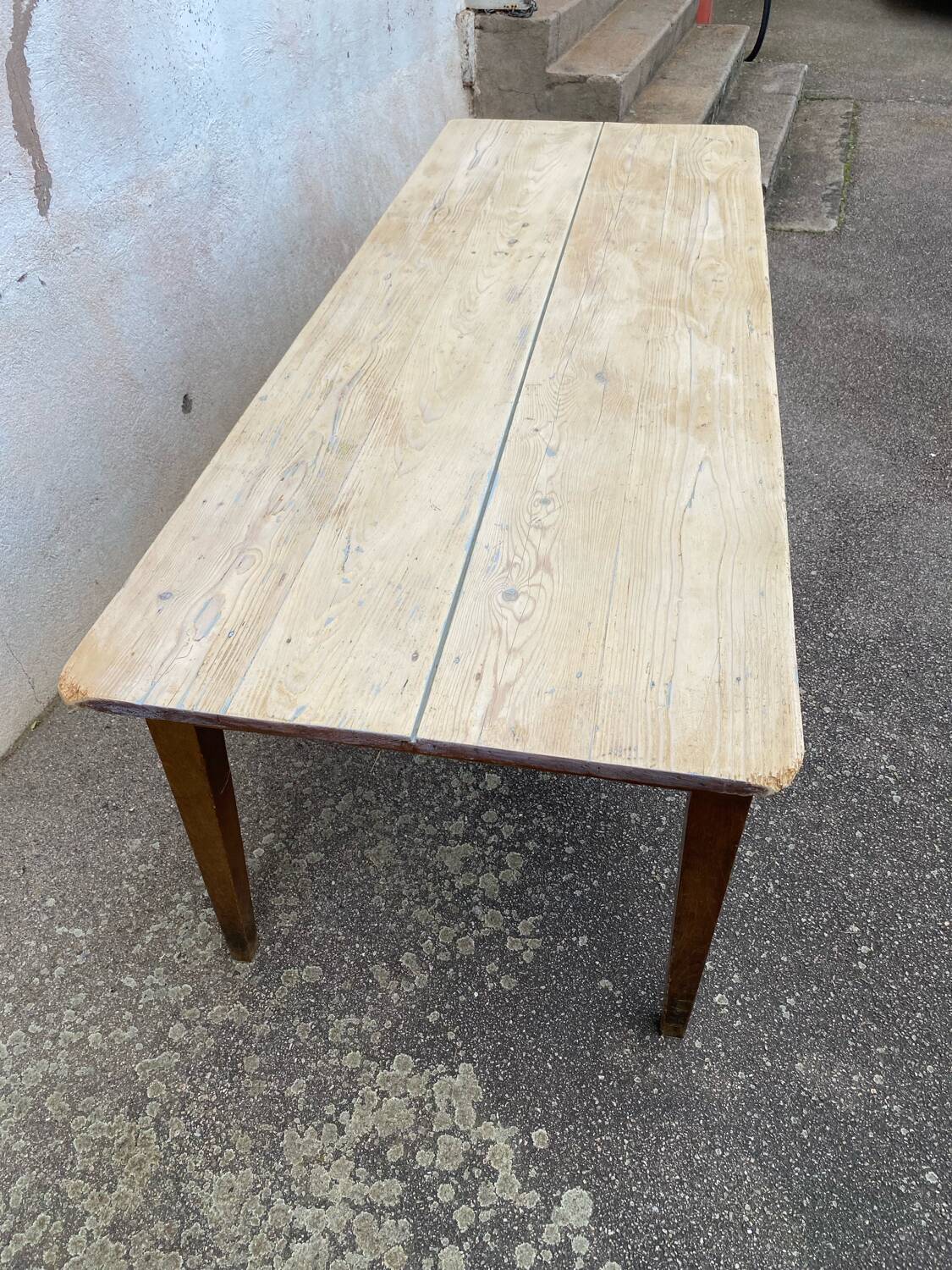 Farmhouse table