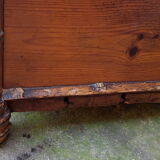 Cabinet beginning 20 th in turned pine and pitchpin