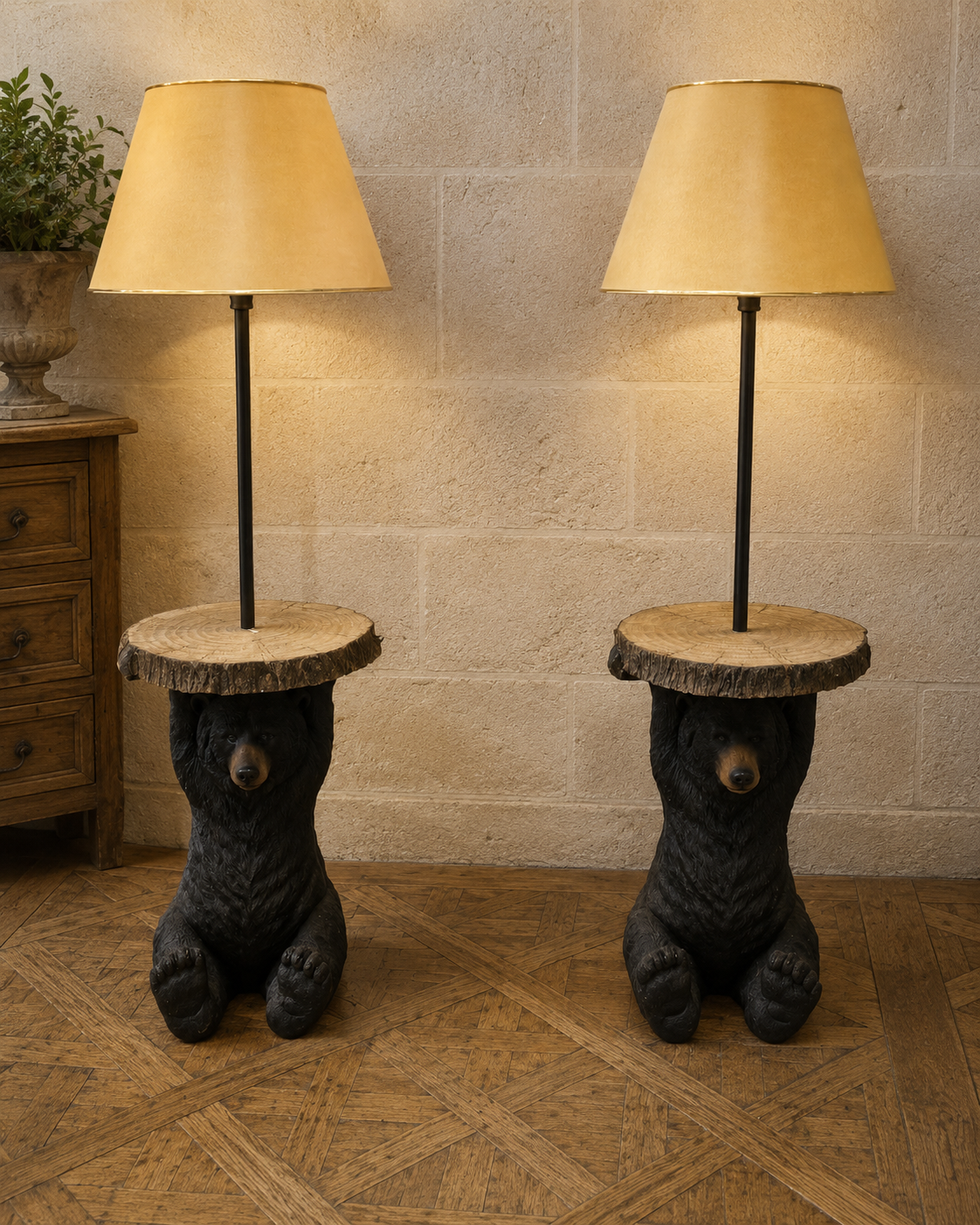 Important pair of floor lamps depicting black bears.