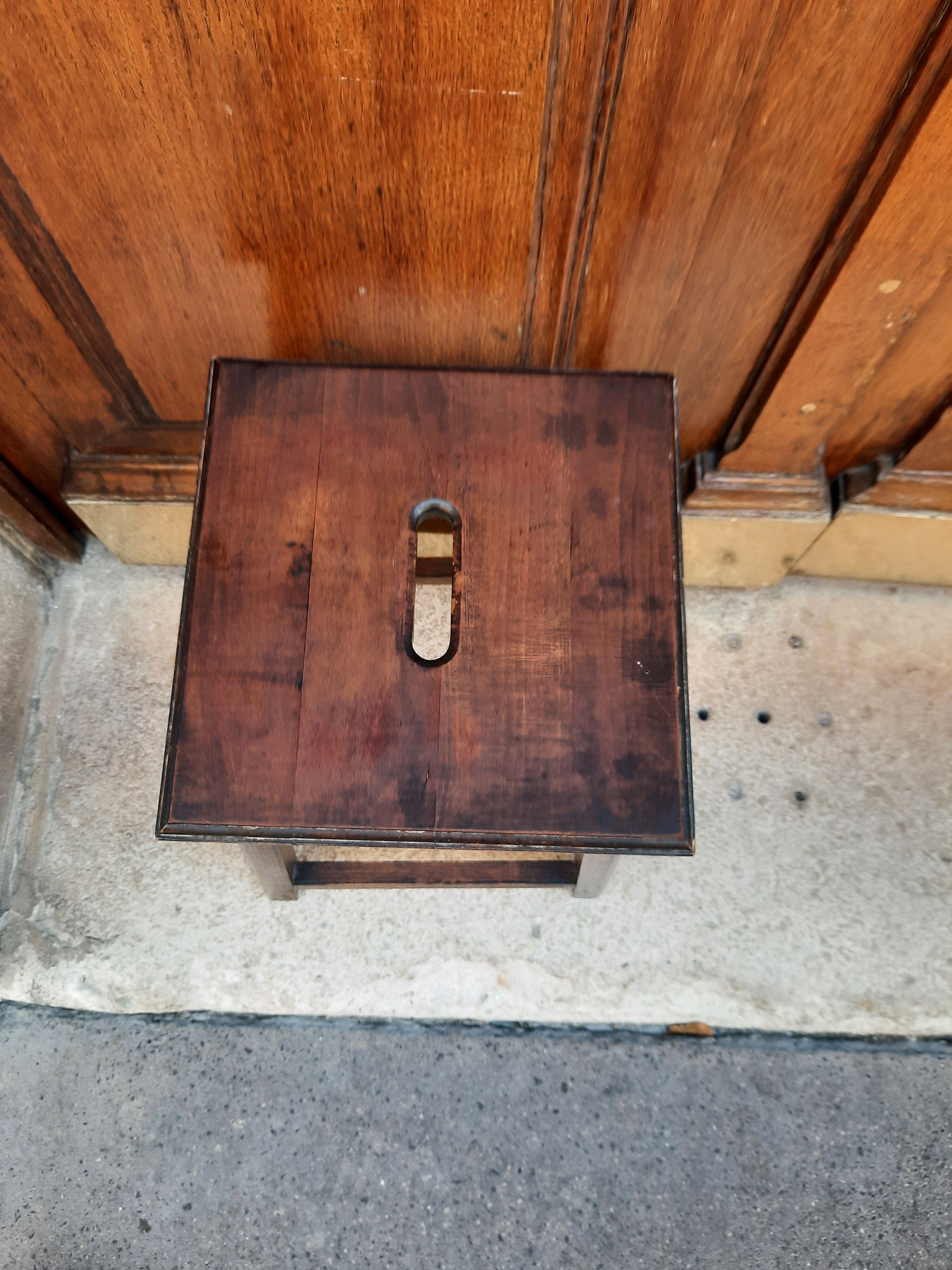 Workshop stool