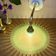 Applique coudée abat-jour vintage en plastique vert