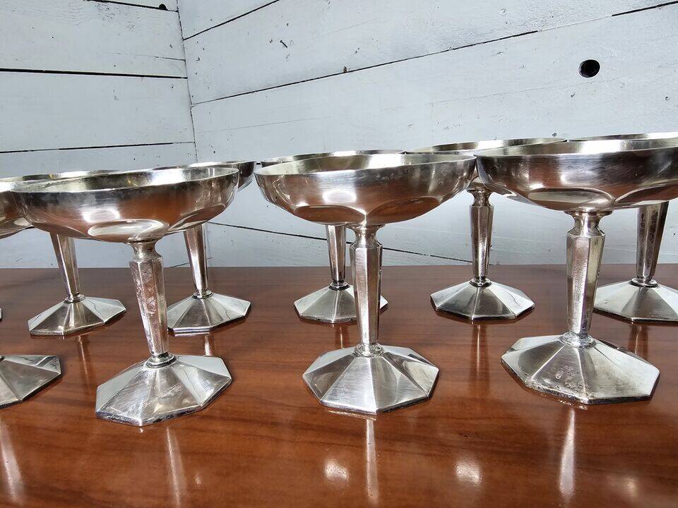 Coupe à champagne art déco en métal argenté x 12