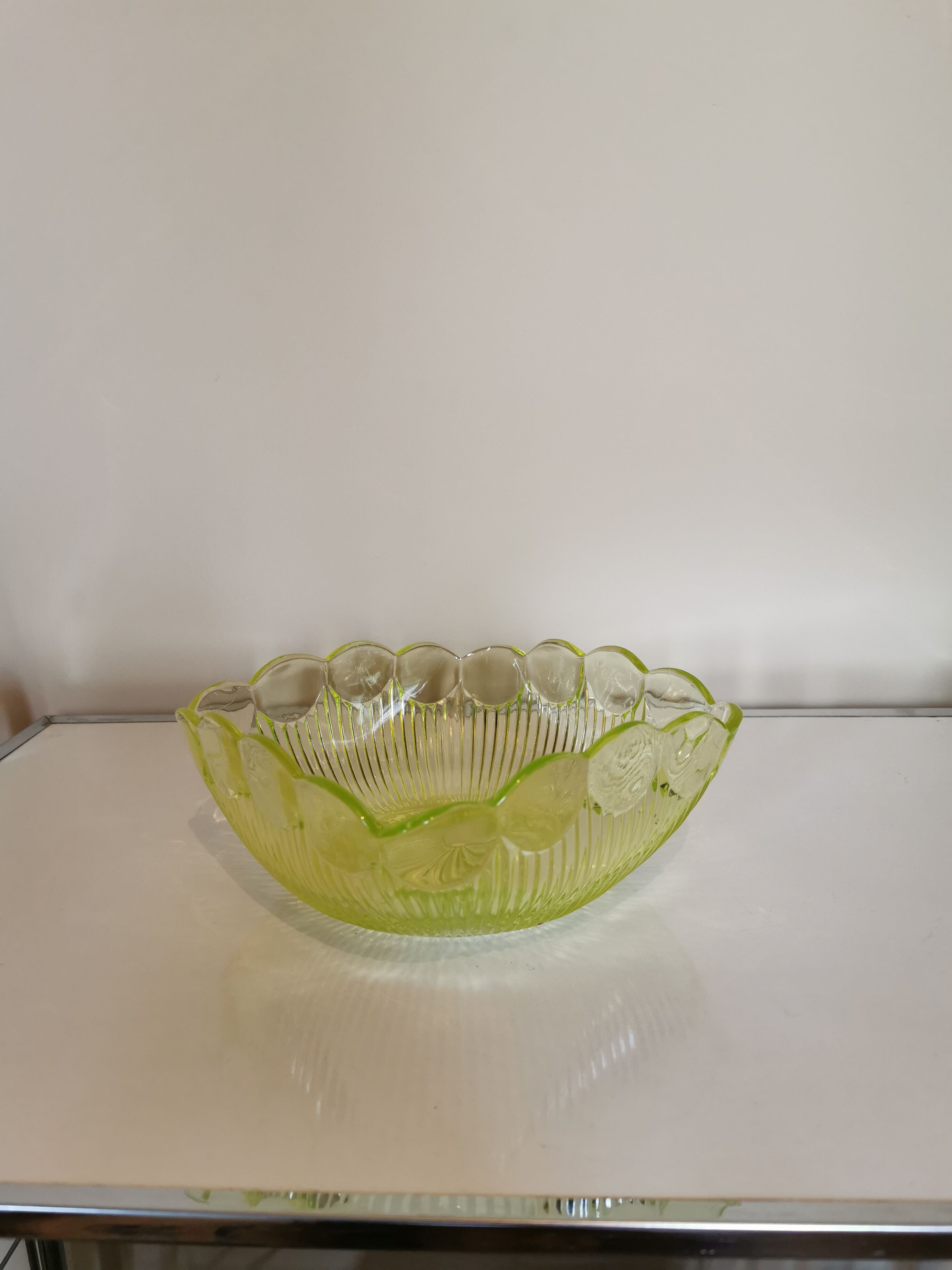 Square art deco salad bowl in Ouraline