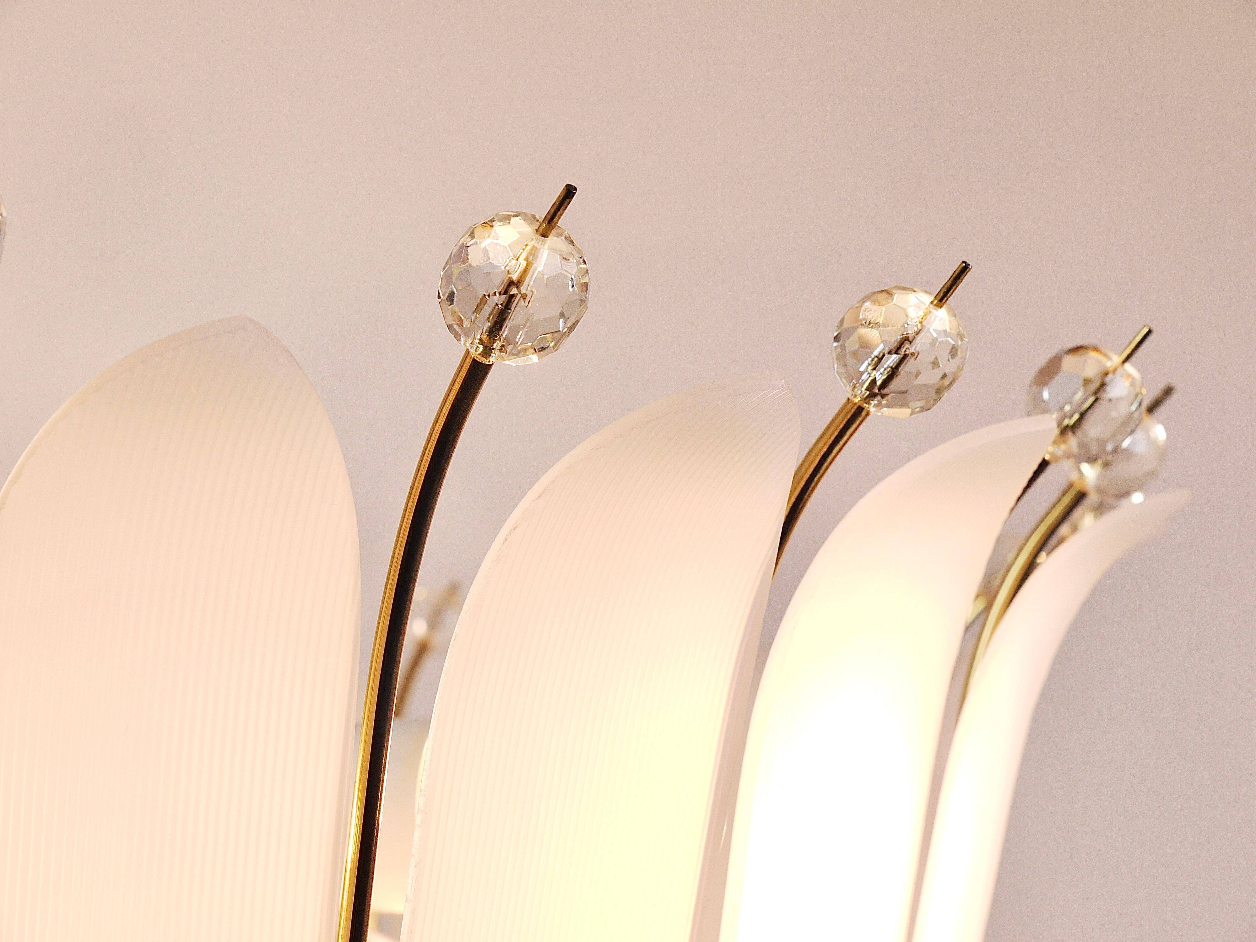 Grand chandelier Rupert Nikoll 27" mid-century brass with leaves, Austria, 1950.