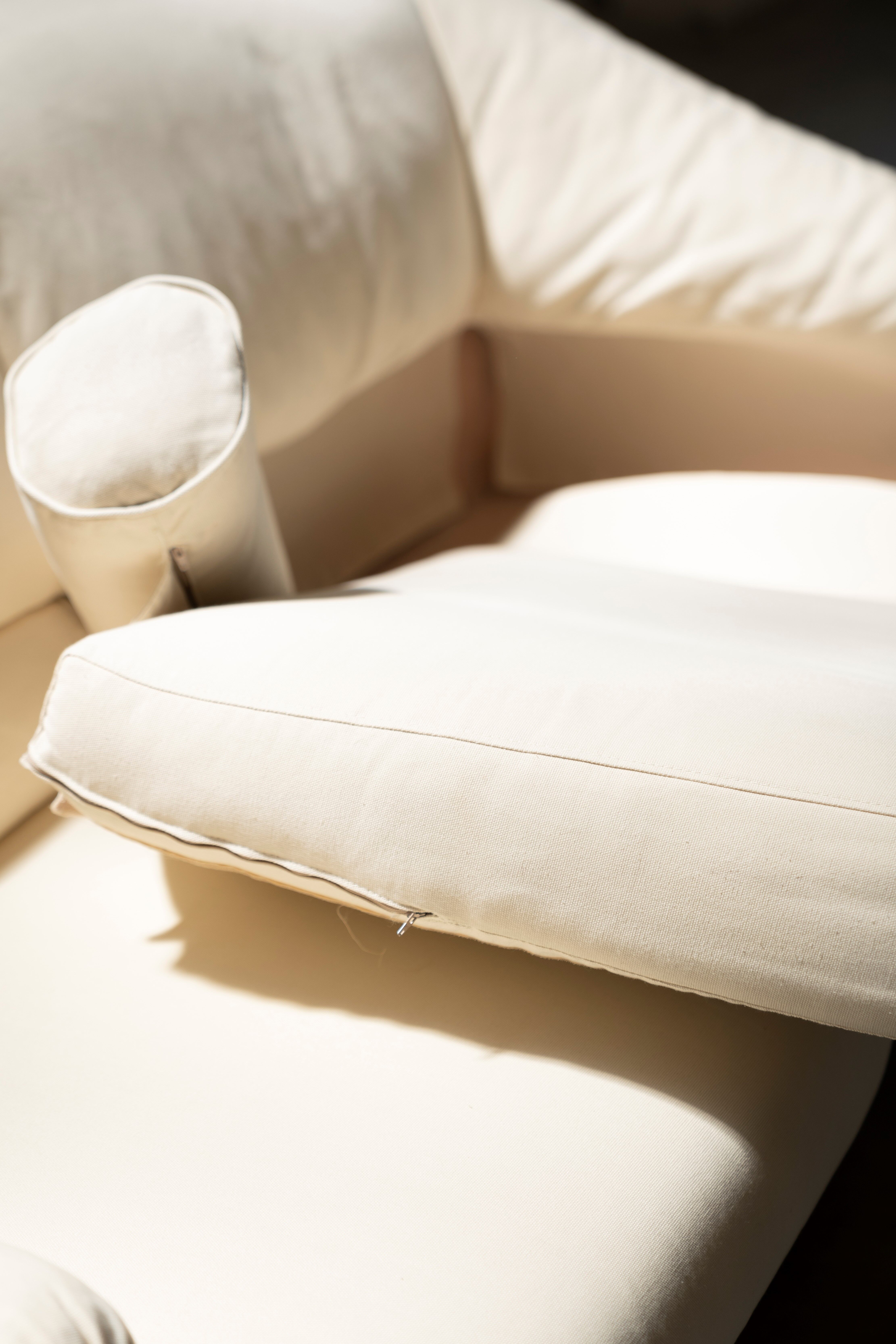 White sofa 2 places Molteni