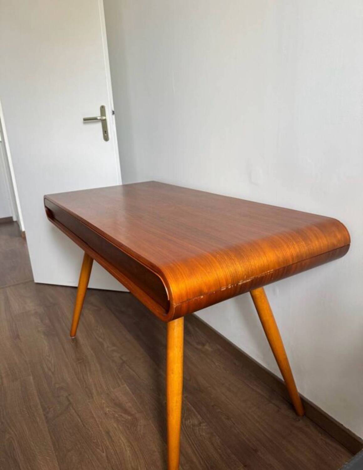 Miliboo Bjorg office