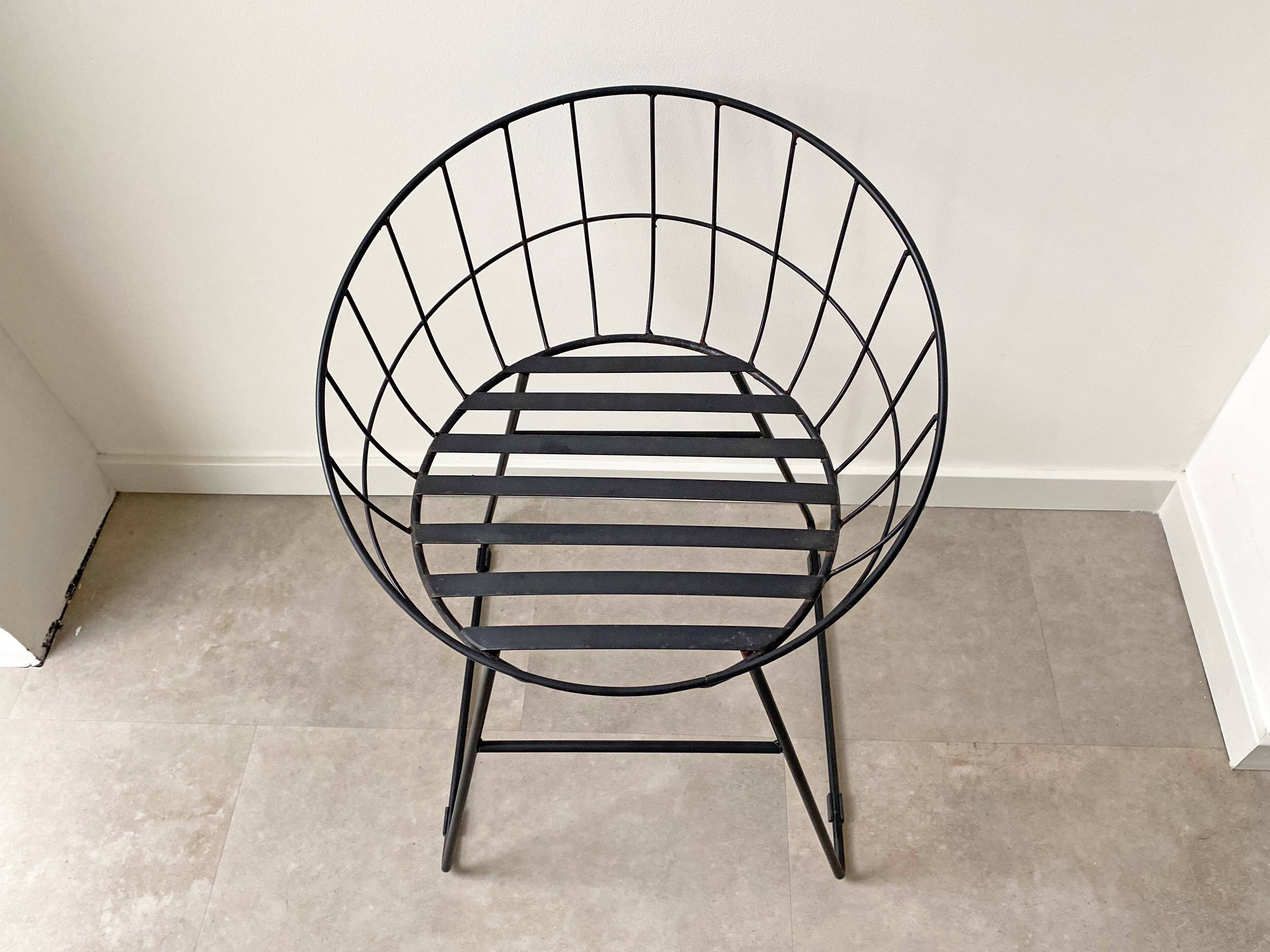 Vintage wire metal stool / chair