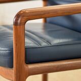 Ensemble de huit chaises de salle à manger à accoudoirs en noyer par Gordon Russell, années 1960