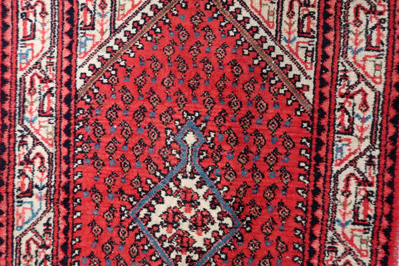 Vintage 1960s Indian Seraband rug 103cm x 156cm - 1C1251