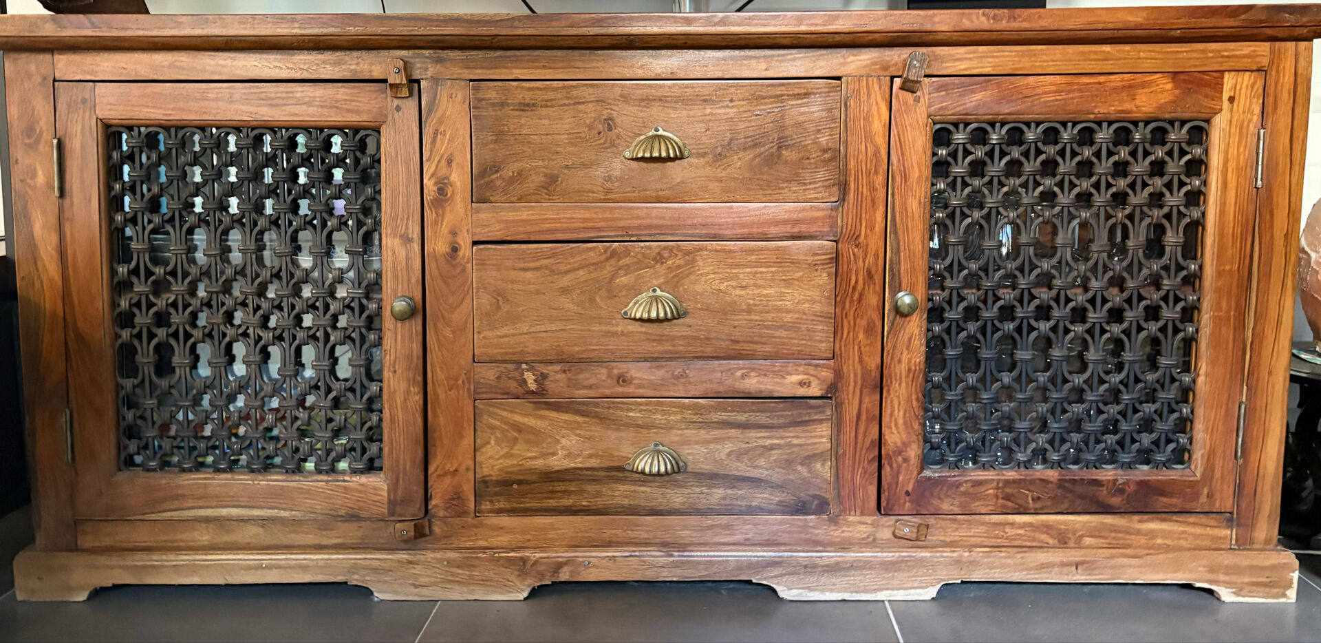Buffet bas La Maison Coloniale en palissandre massif – Excellent état