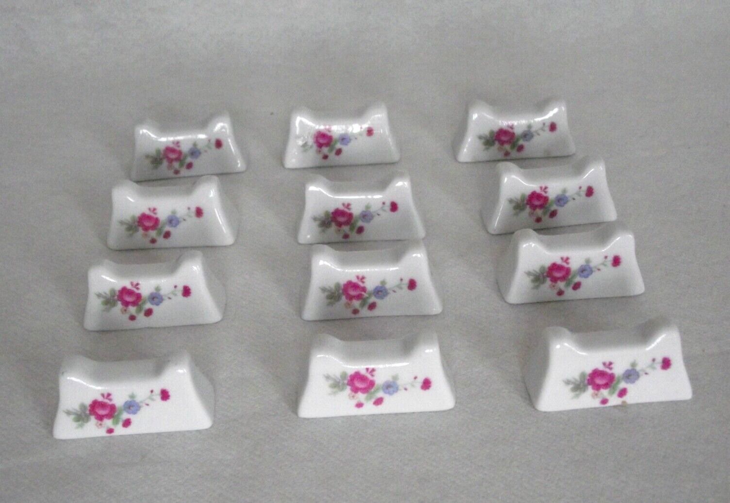 Set of 12 vintage cutlery in French porcelain with a lovely floral decoration 4430