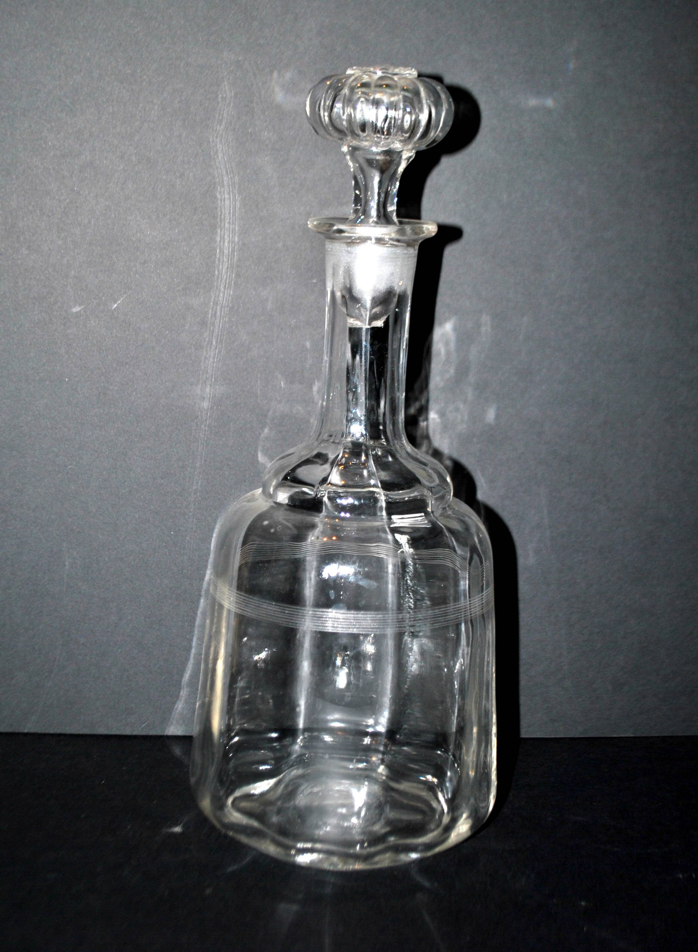 Antique blown glass carafe engraved with fine lines BISTROT 1900