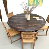 Round table in popular oak, circa 1880.