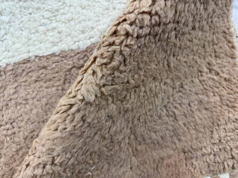 Traditional handmade Azilal rug size 200 x 300 cm