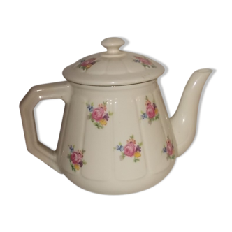Vintage cream teapot maker