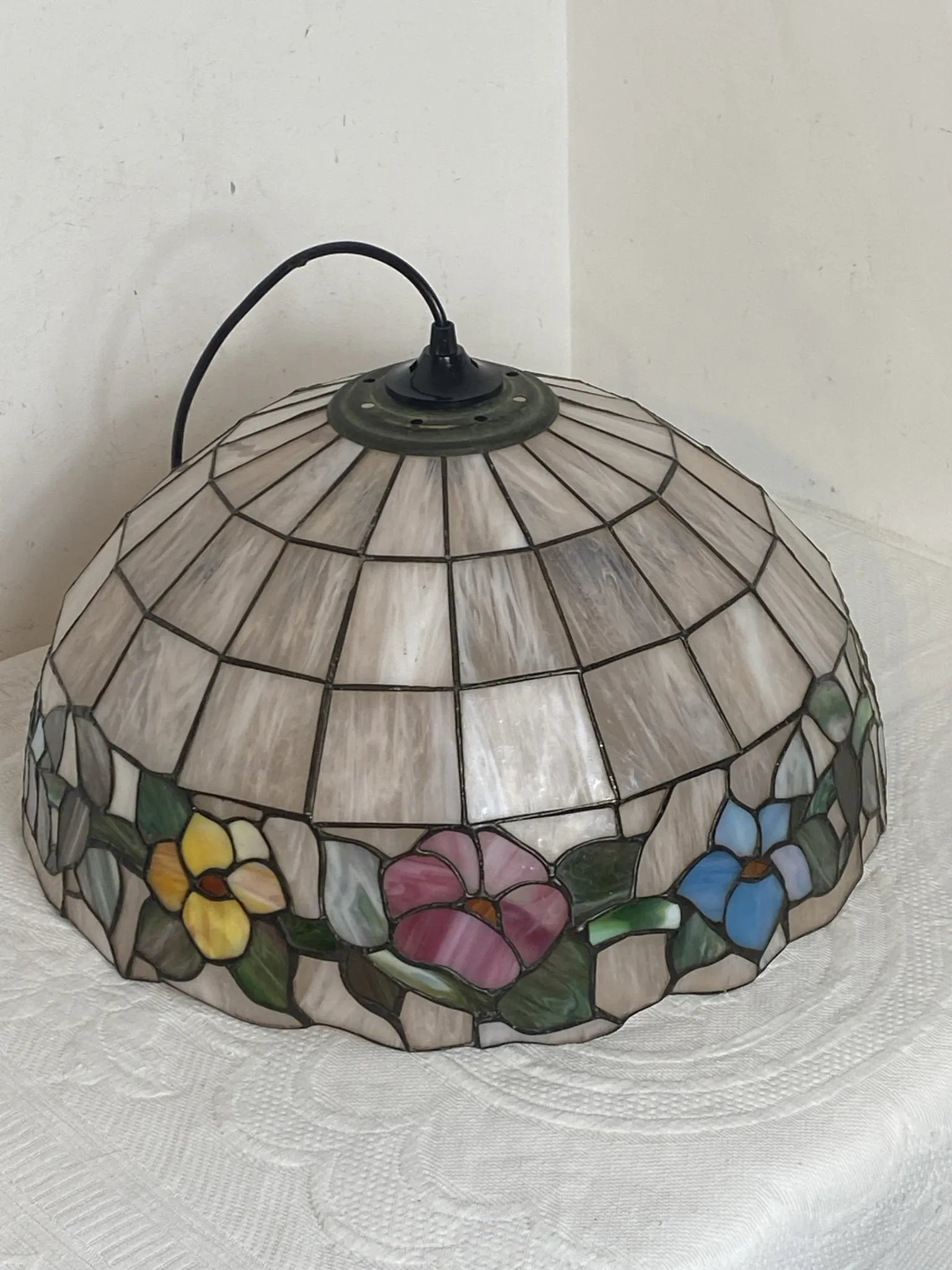Stained glass pendant