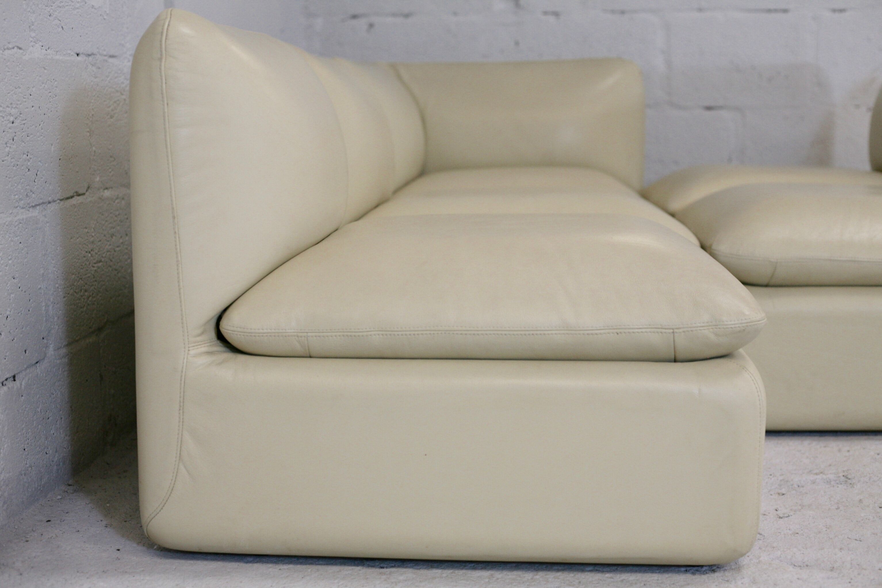 Set of 5 leather armchairs, France 80